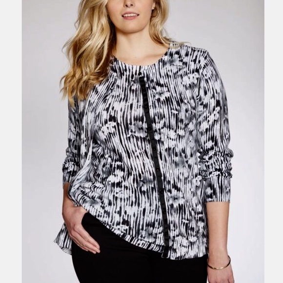 NWT 2 piece set cardigan + short sleeve shell - Picture 2 of 8